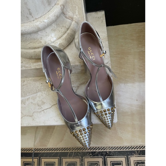 🤍Metallic Silver Leather Studded T Strap Pumps🤍 - Picture 2 of 9
